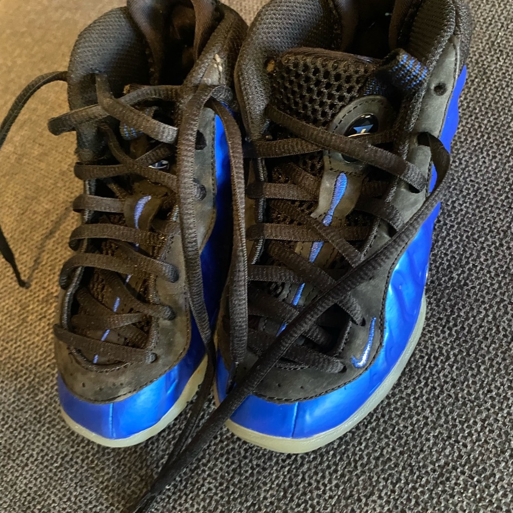 Nike Kids Black and Blue Sneakers